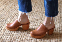 Load image into Gallery viewer, Ava Handmade Leather Women's Clogs