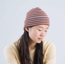 Load image into Gallery viewer, Simple Stripe Knit Beanie