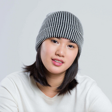 Load image into Gallery viewer, Simple Rib Knit Beanie