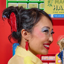 Load image into Gallery viewer, Sweetish Fish Hair Claw Cherry