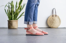 Load image into Gallery viewer, Pons Classic Strap Sandal