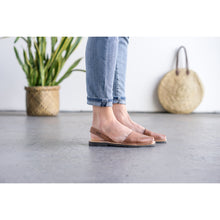 Load image into Gallery viewer, Pons Classic Sandal