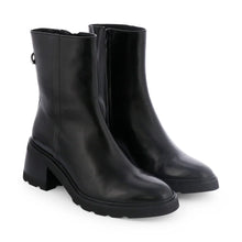 Load image into Gallery viewer, Finley Chelsea Boot - Black
