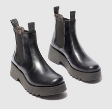 Load image into Gallery viewer, MEDI789FLY Lug Chelsea Boot
