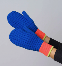 Load image into Gallery viewer, Waffle Knit Mittens
