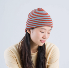 Load image into Gallery viewer, Simple Stripe Knit Beanie
