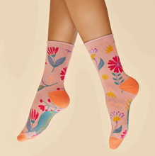 Load image into Gallery viewer, Watercolour Flowers Ankle Socks - Petal
