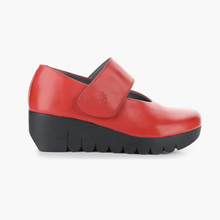 Load image into Gallery viewer, Vari Maryjane Wedge - Red
