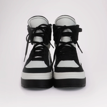 Load image into Gallery viewer, Halo Women&#39;s Boot w/Ice Grippers
