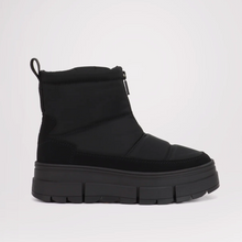 Load image into Gallery viewer, Harmony Women&#39;s Boot w/Ice Grippers - Black
