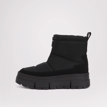 Load image into Gallery viewer, Harmony Women&#39;s Boot w/Ice Grippers - Black
