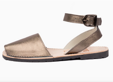 Load image into Gallery viewer, Pons Classic Strap Sandal
