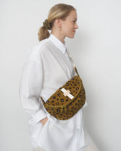 Load image into Gallery viewer, Hennes M/L Corduroy Belt Bag
